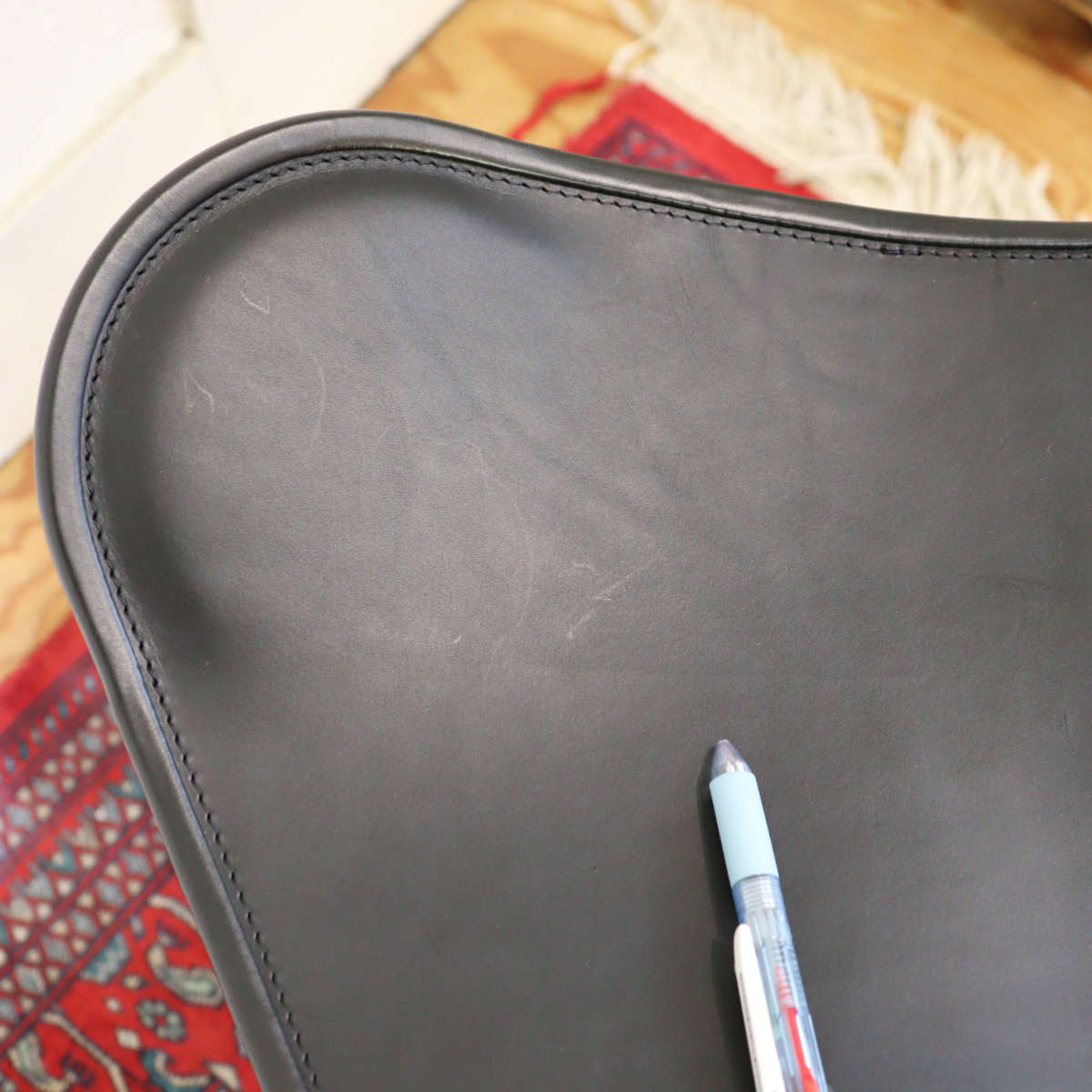 ブラックレザースツール オットマン 中古