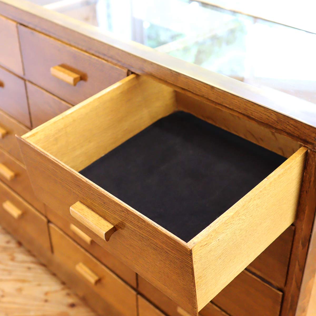 <i>動画</i>英国アンティーク シャツケース ショーケース 店舗什器 中古