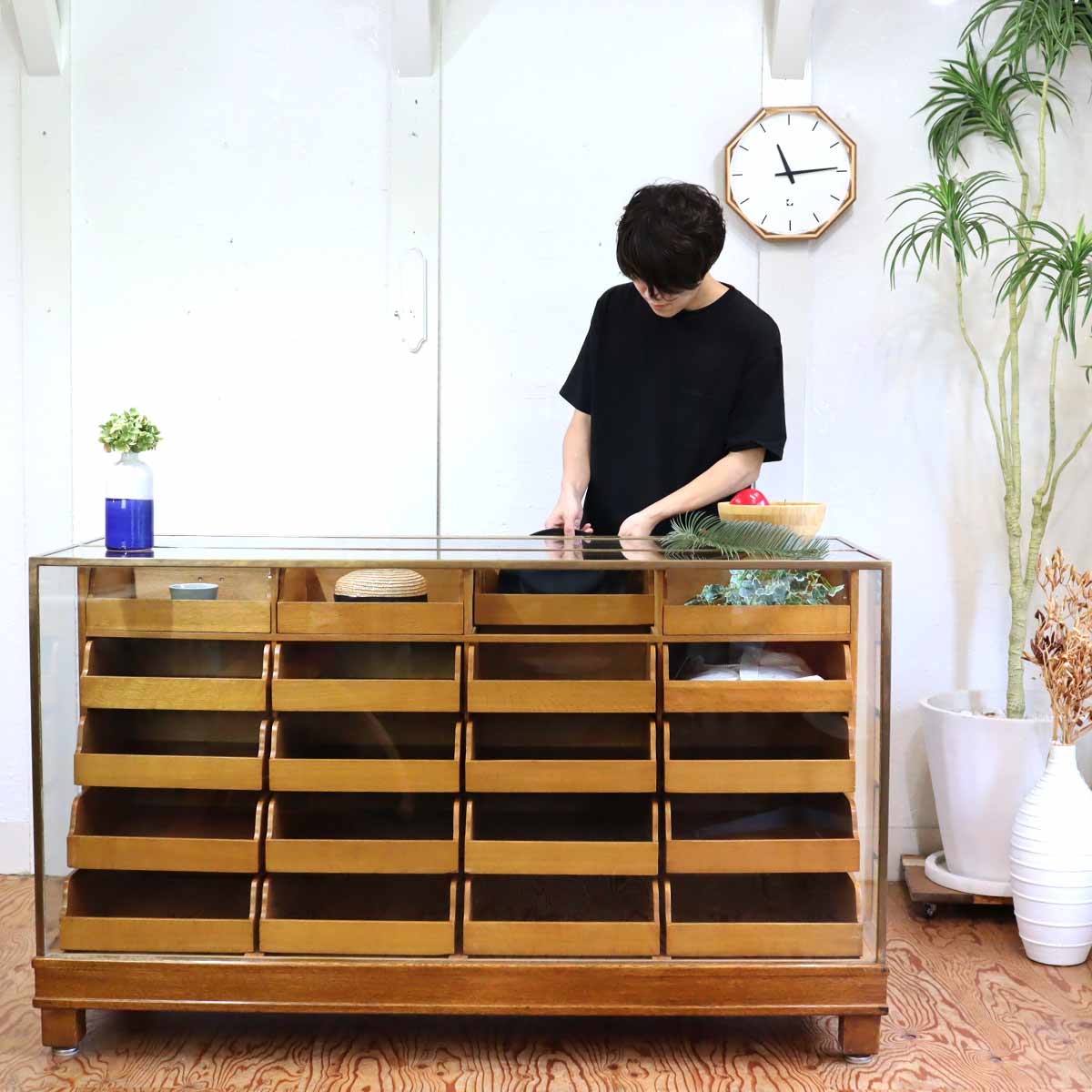 <i>動画</i>英国アンティーク シャツケース ショーケース 店舗什器 中古