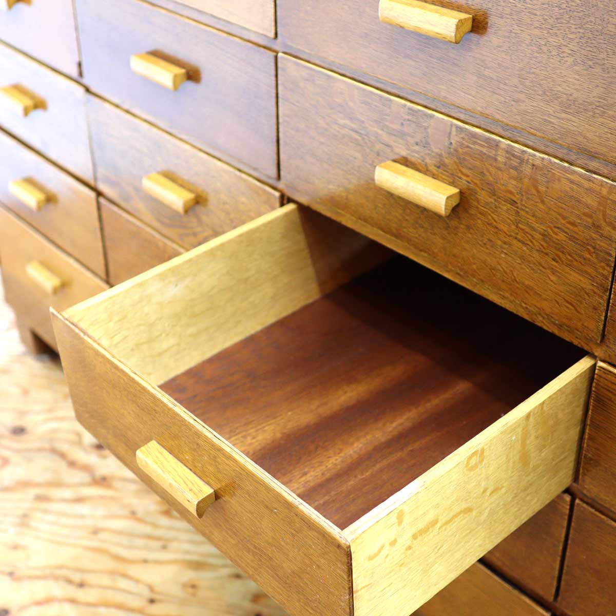 <i>動画</i>英国アンティーク シャツケース ショーケース 店舗什器 中古