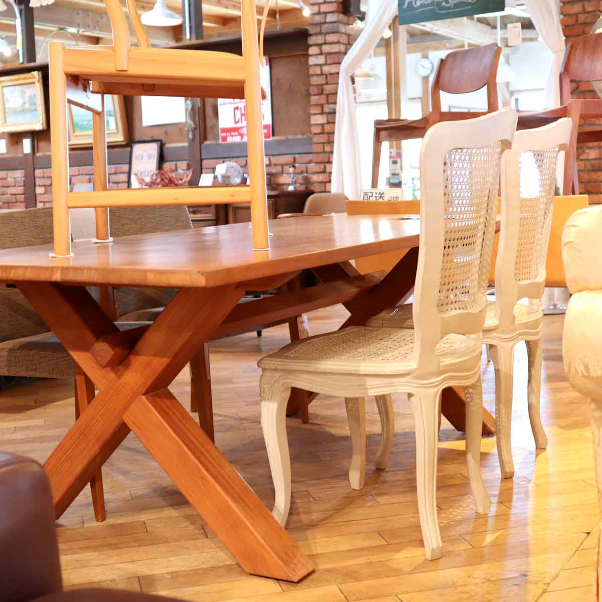 ブランディボワール / BLANC D'IVOIRE アントワネット・ニュアージュ ダイニングチェア 【1】 ブランドジュリエ 中古