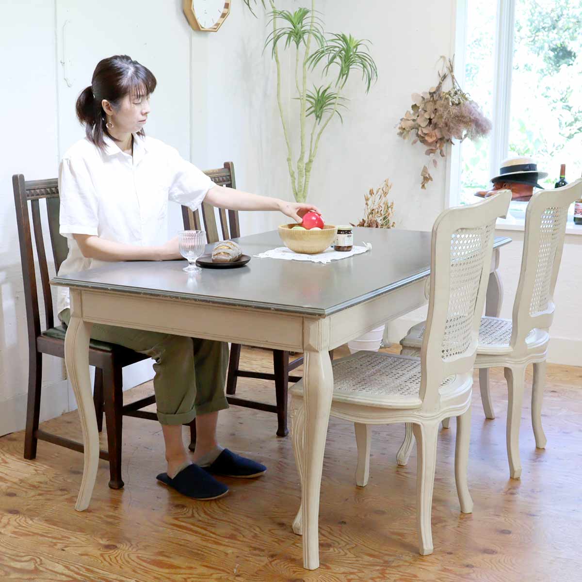 ブランディボワール / BLANC D'IVOIRE アントワネット・ニュアージュ ダイニングチェア 【1】 ブランドジュリエ 中古