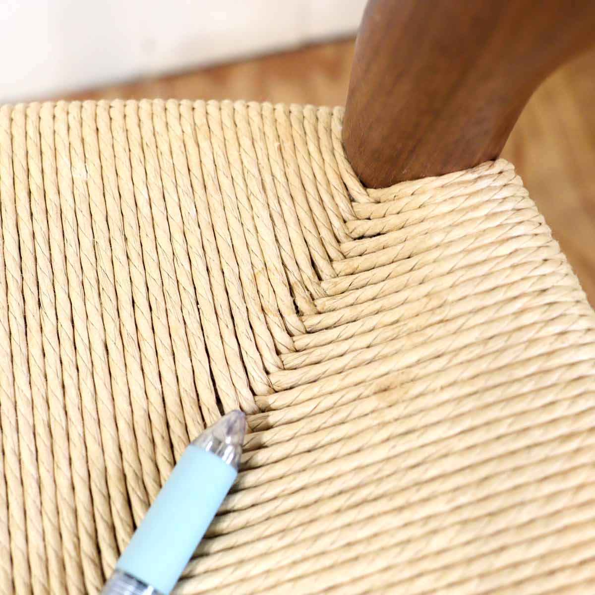 カールハンセン&サン / Carl Hansen & Søn Yチェア CH24 【1】ハンスJ.ウェグナー ウォールナット ナチュラルペーパーコード クッション付き 中古