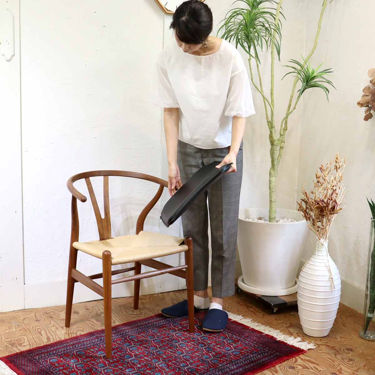 カールハンセン&サン / Carl Hansen & Søn Yチェア CH24 【1】ハンスJ.ウェグナー ウォールナット ナチュラルペーパーコード クッション付き 中古