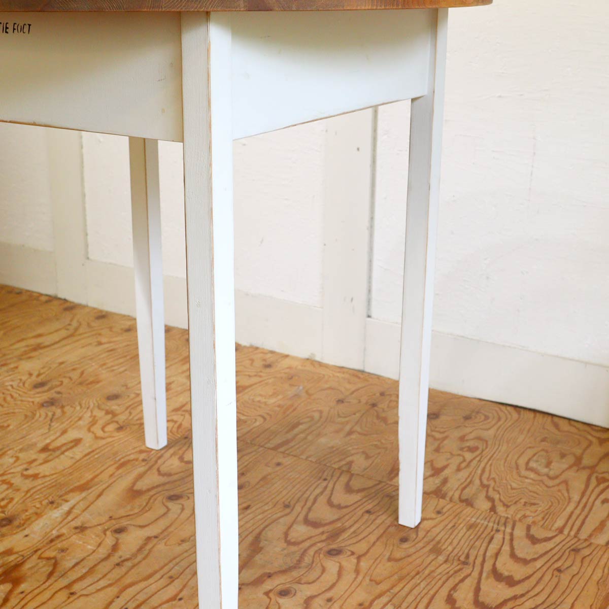 アンティフォクト / AuntieFoct ハイテーブル ラウンドテーブル カントリー 中古