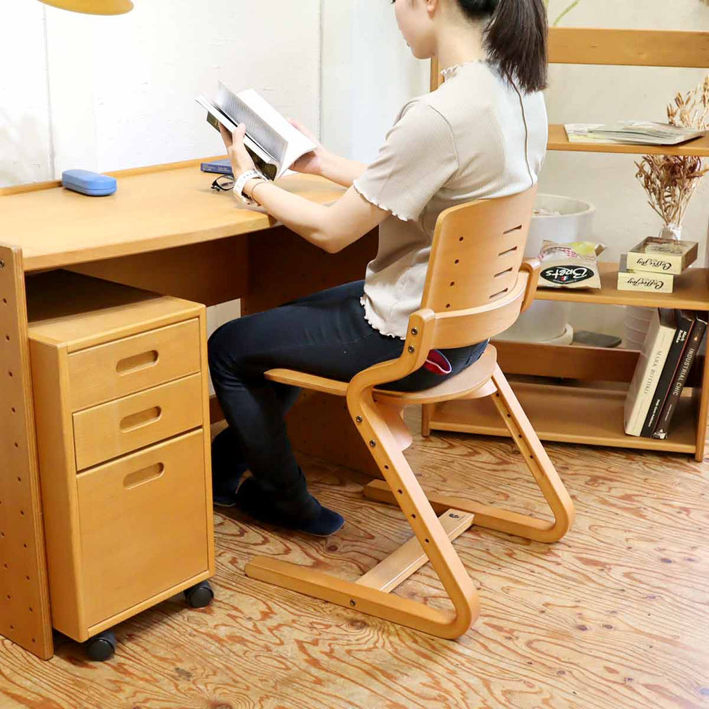 魅力の フォルミオ 北欧家具 学習机 椅子 - 机/テーブル