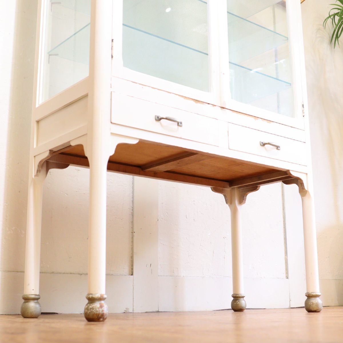 ケビント 医療棚 コレクションボード 飾り棚 キャビネット ホワイト レトロ アンティーク