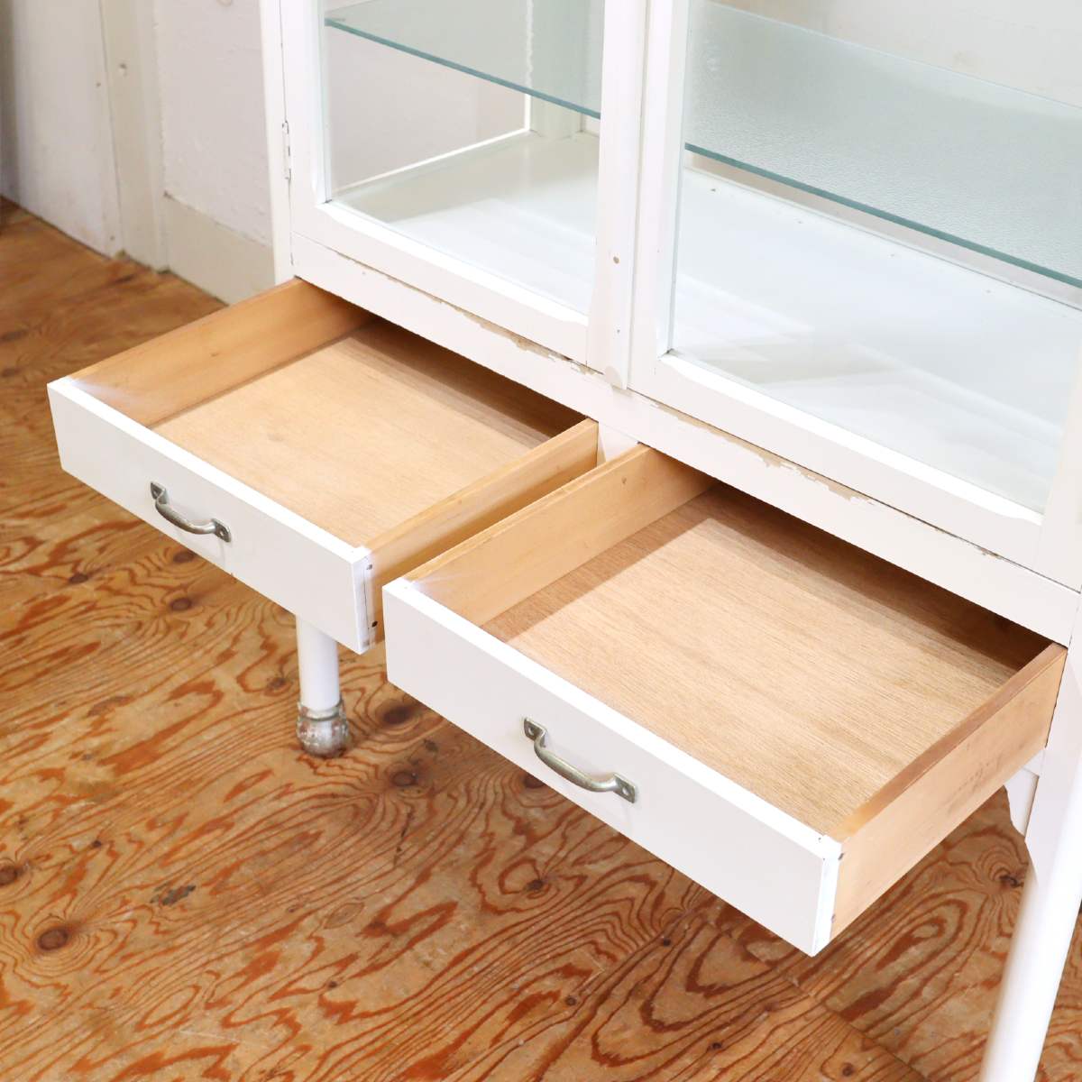 ケビント 医療棚 コレクションボード 飾り棚 キャビネット ホワイト レトロ アンティーク