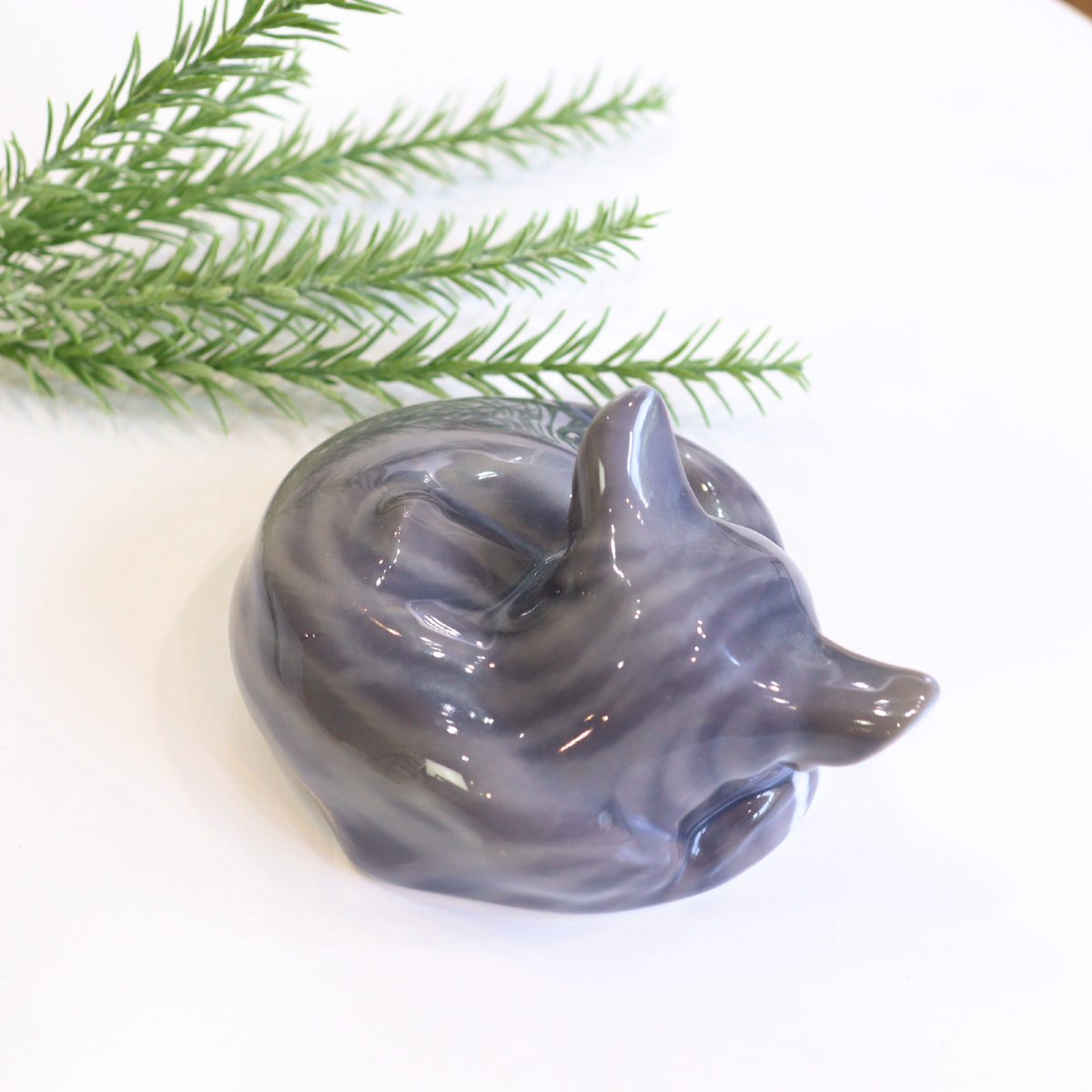 ロイヤルコペンハーゲン / ROYAL COPENHAGEN 眠り猫 フィギュリン 陶器 置物 中古