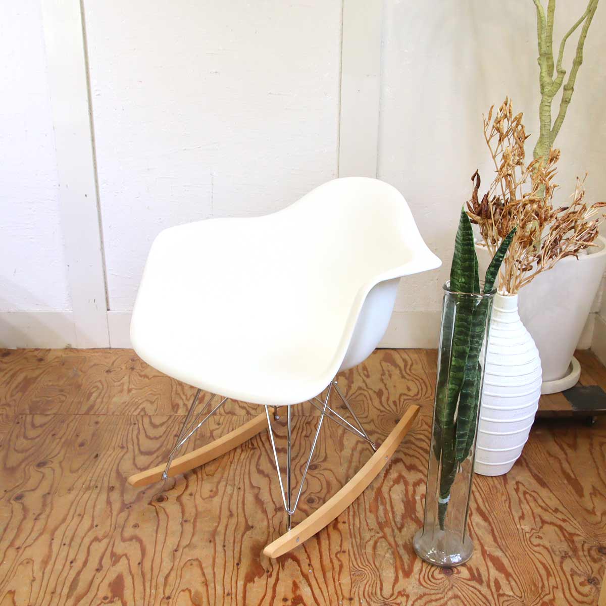 ハーマンミラー / Herman Miller イームズ プラスチックシェル アームシェル ロッカーベース 中古