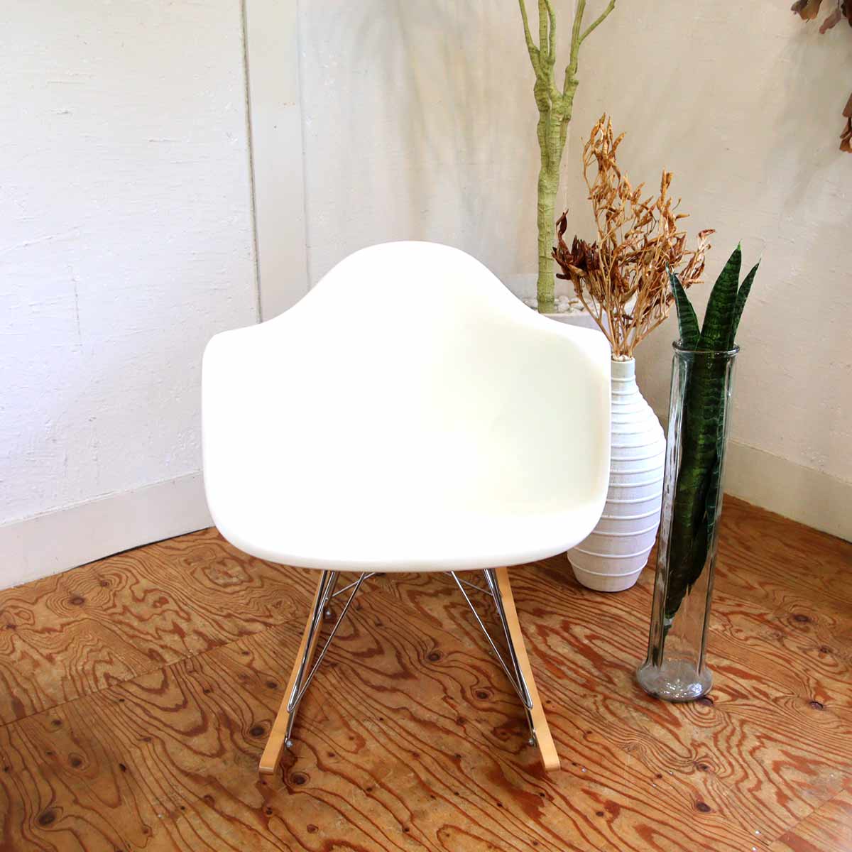 ハーマンミラー / Herman Miller イームズ プラスチックシェル アームシェル ロッカーベース 中古