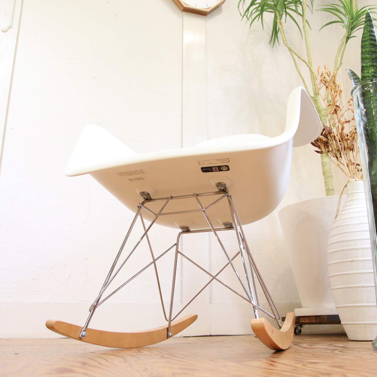 ハーマンミラー / Herman Miller イームズ プラスチックシェル アームシェル ロッカーベース 中古