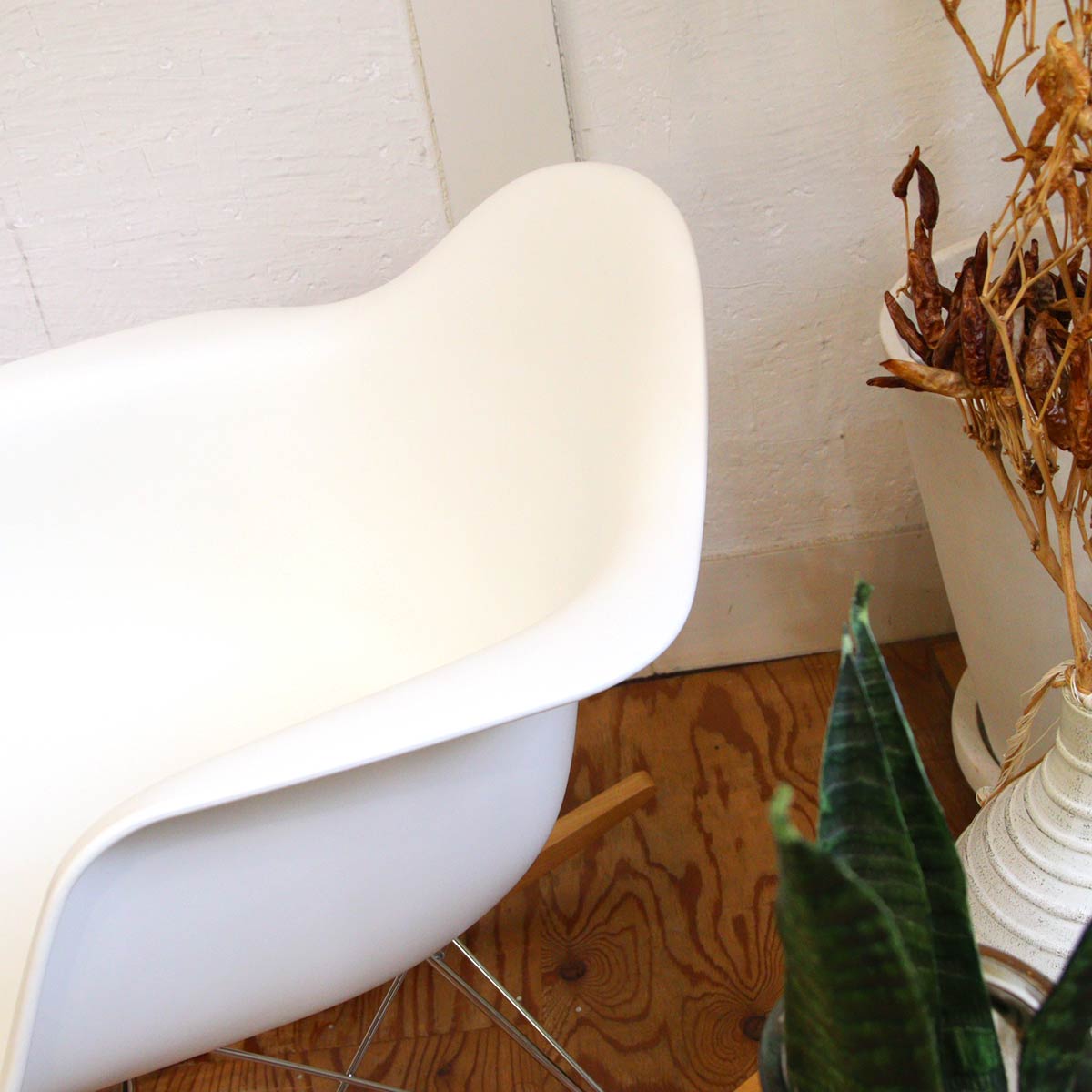 ハーマンミラー / Herman Miller イームズ プラスチックシェル アームシェル ロッカーベース 中古