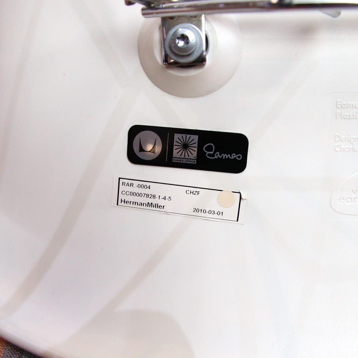 ハーマンミラー / Herman Miller イームズ プラスチックシェル アームシェル ロッカーベース 中古