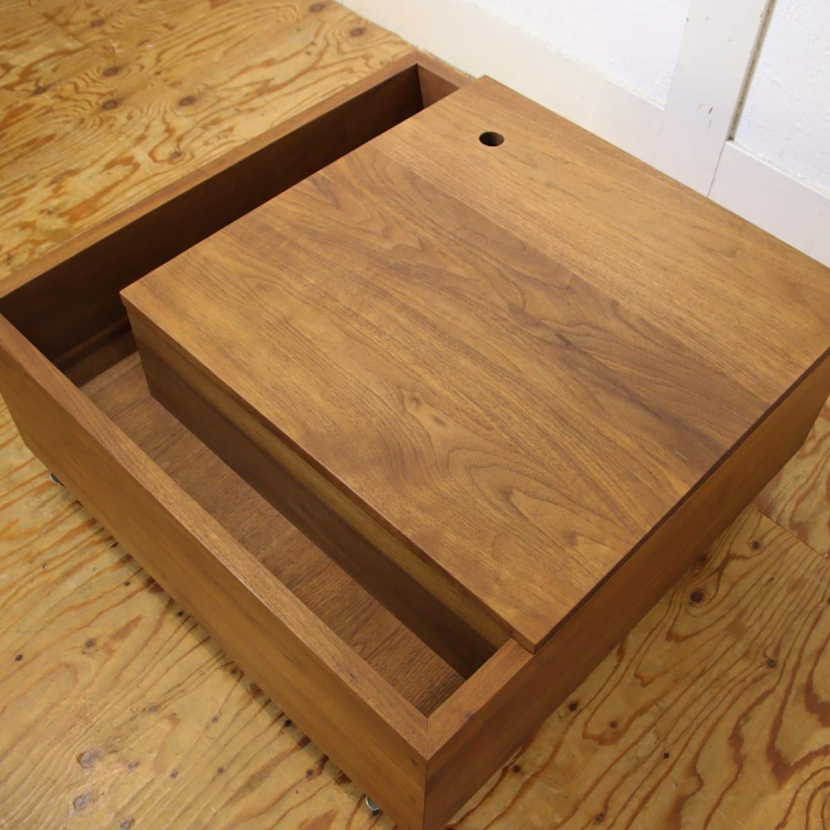 マスターウォール センターテーブル ウォールナット材 ディスプレイ 収納付き  中古