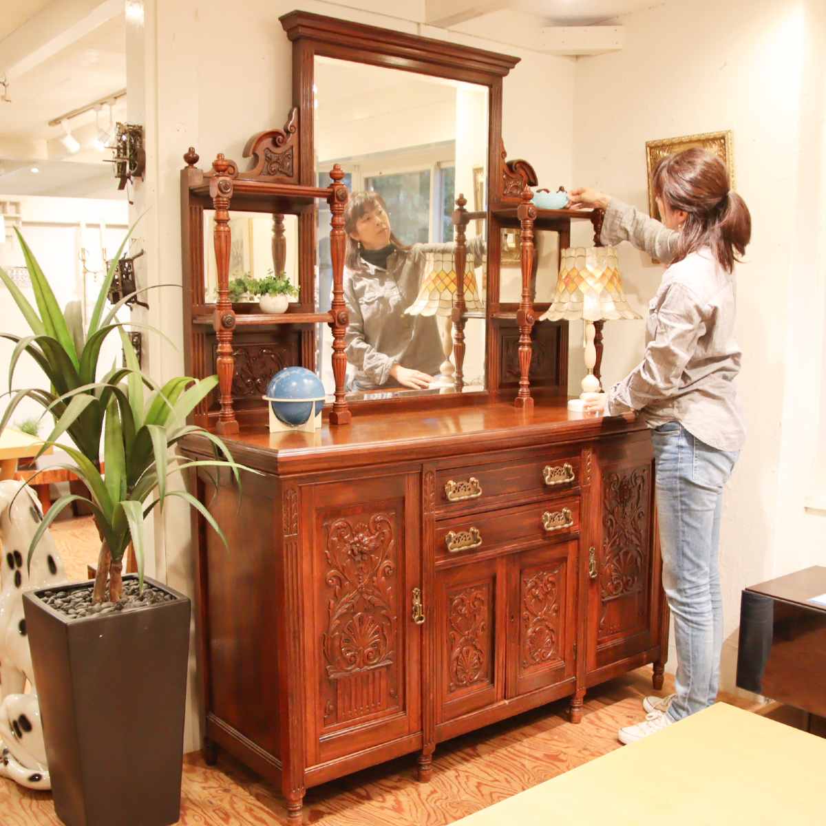ミラー付きバッフェ 飾り棚 クラシカル収納棚 ヴィンテージ
