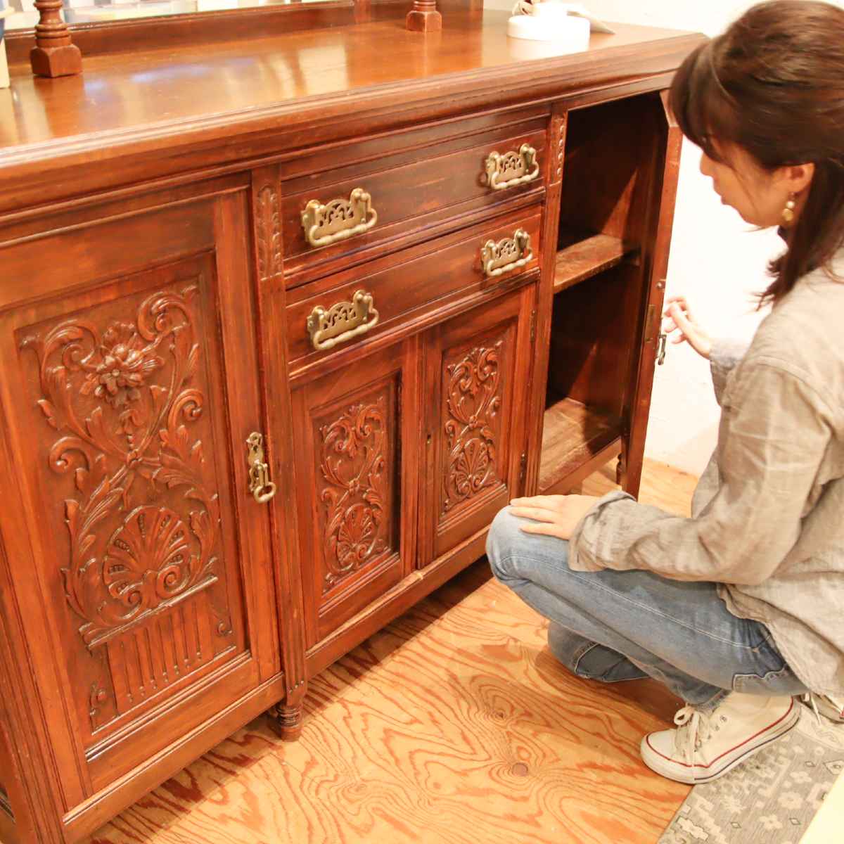 ミラー付きバッフェ 飾り棚 クラシカル収納棚 ヴィンテージ