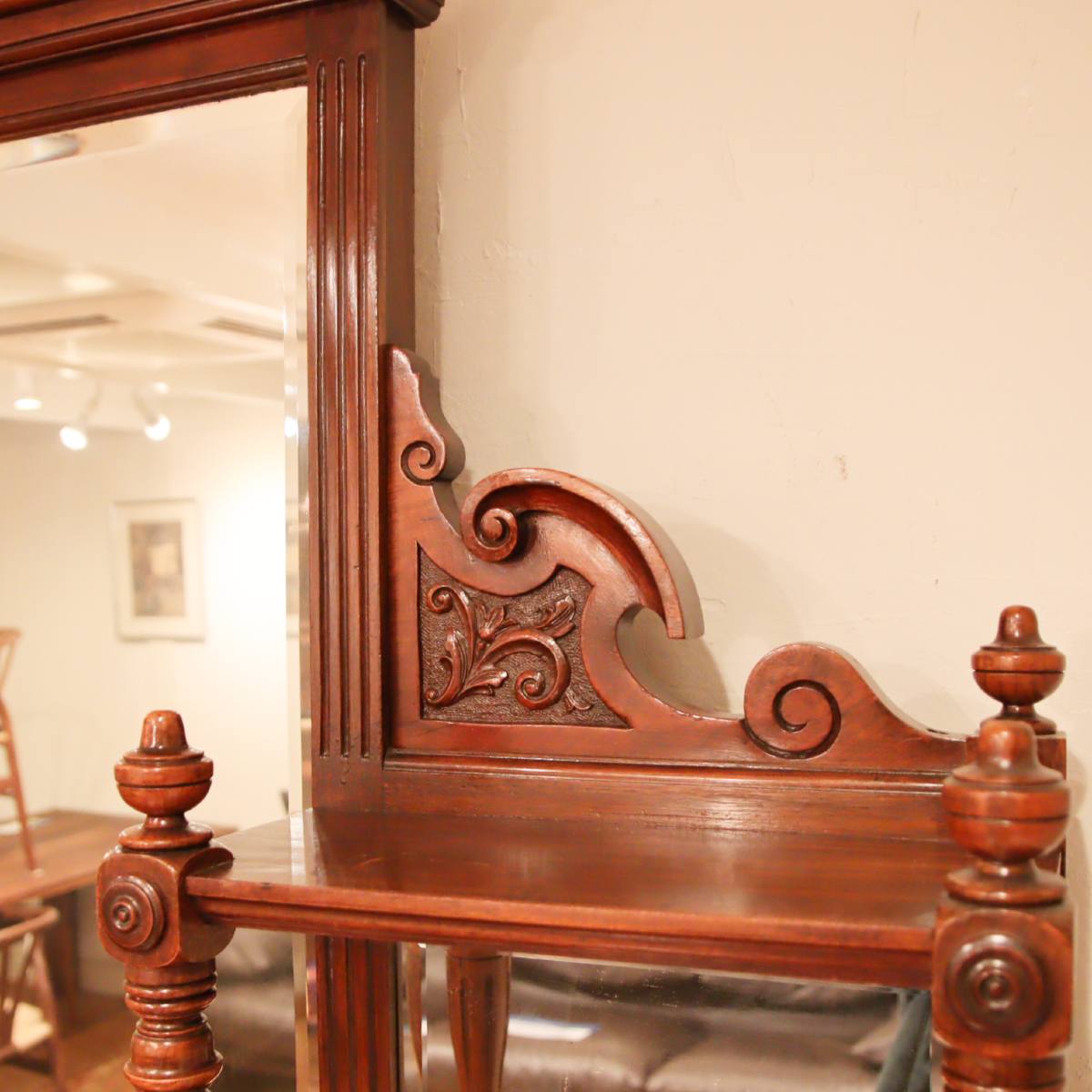 ミラー付きバッフェ 飾り棚 クラシカル収納棚 ヴィンテージ