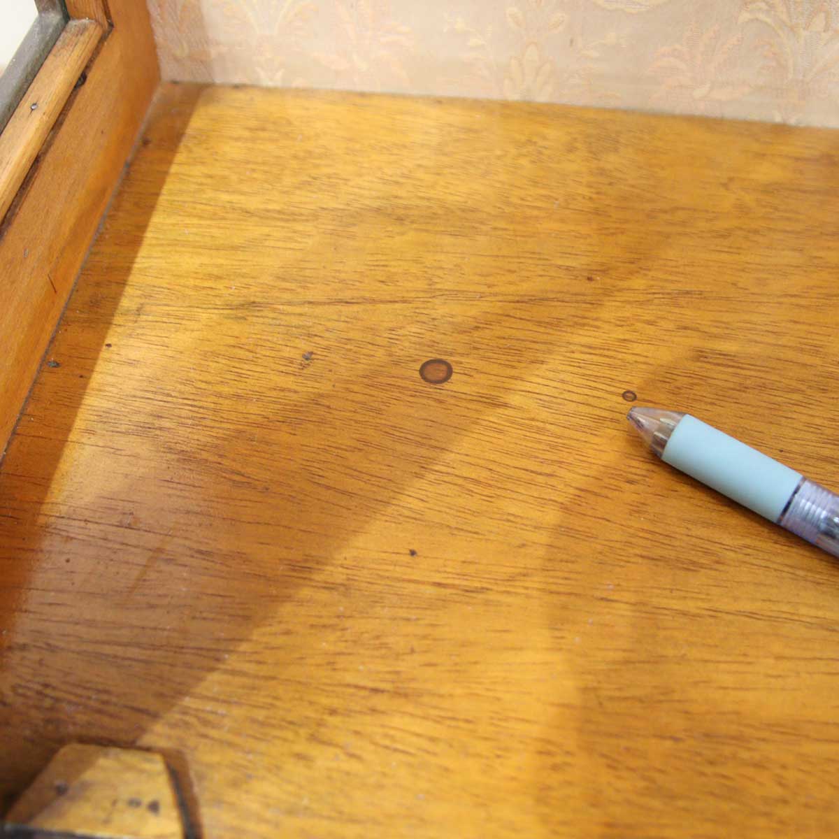 英国アンティーク飾り棚 ディスプレイキャビネット コレクションボード