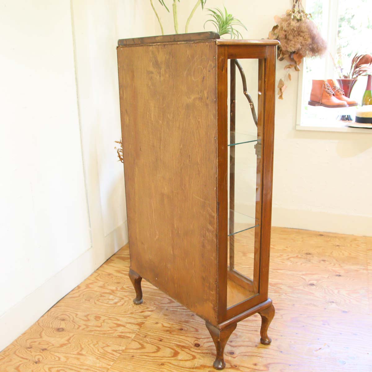 英国アンティーク飾り棚 ディスプレイキャビネット コレクションボード