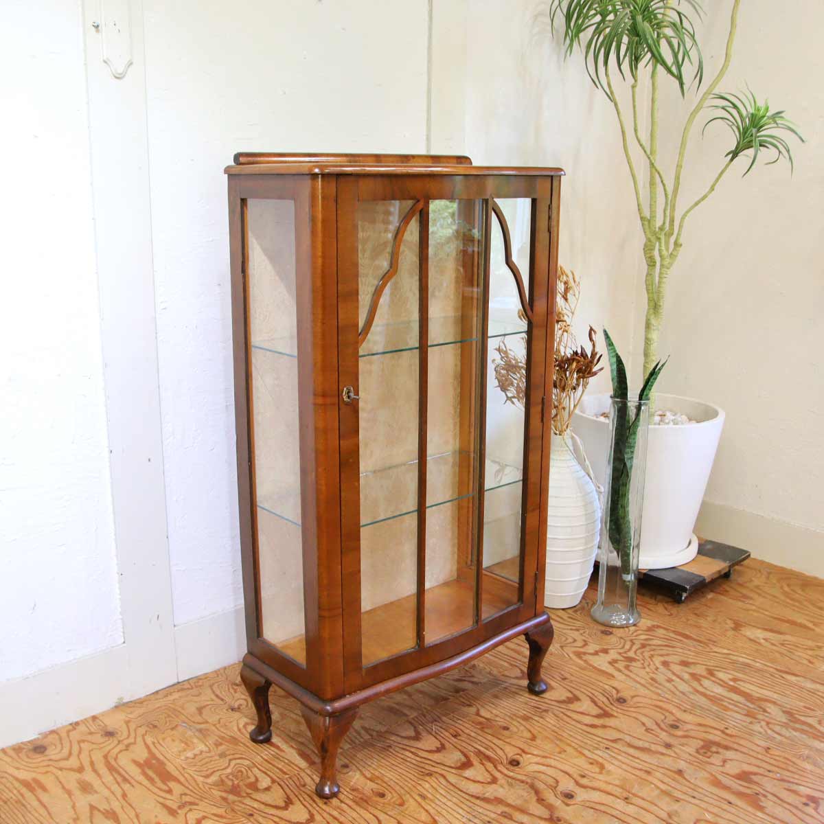 英国アンティーク飾り棚 ディスプレイキャビネット コレクションボード