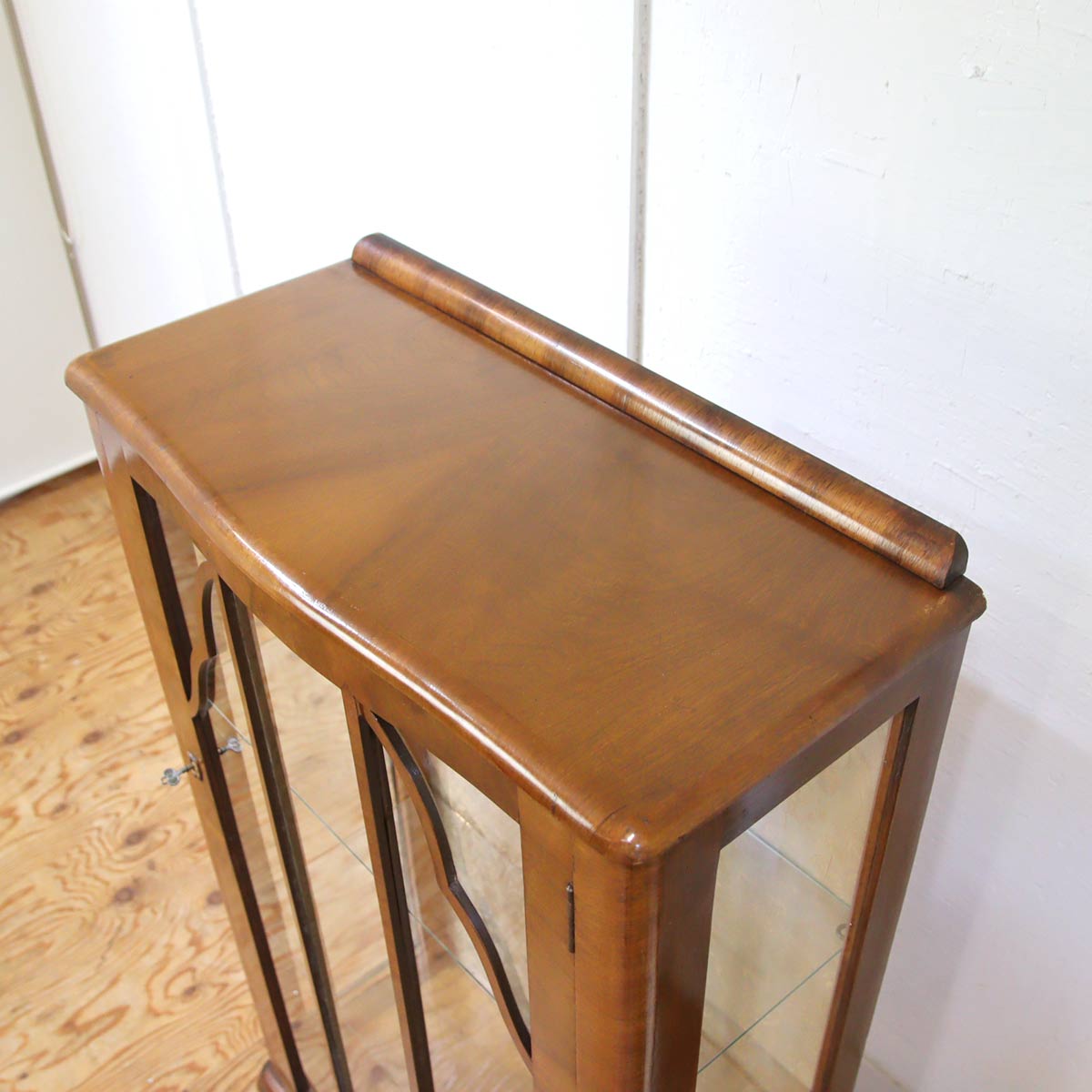 英国アンティーク飾り棚 ディスプレイキャビネット コレクションボード