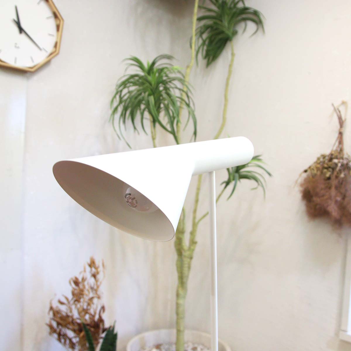 ルイスポールセン / Louis Poulsen AJフロア フロアランプ ホワイト アルネ・ヤコブセン 中古