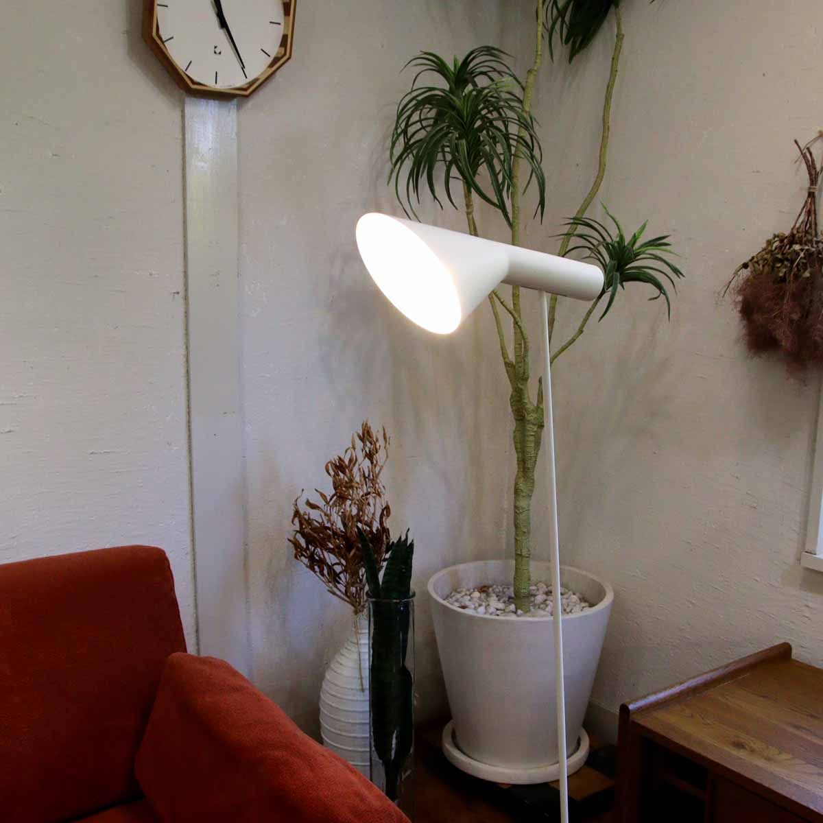 ルイスポールセン / Louis Poulsen AJフロア フロアランプ ホワイト アルネ・ヤコブセン 中古