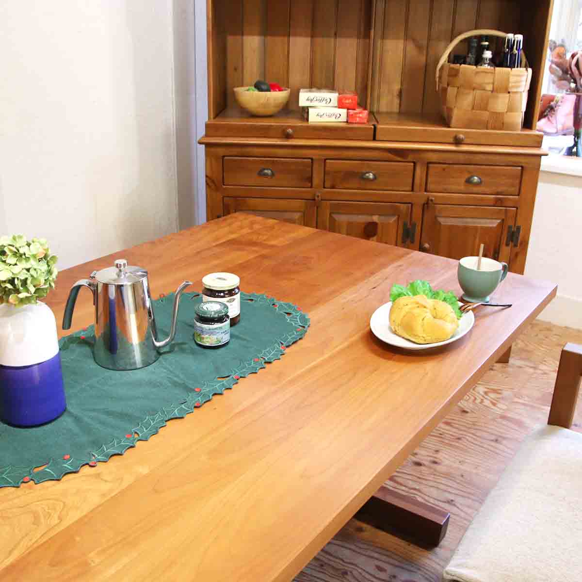 <i>動画</i>シャルドネ 柏木工 ドルチ / DOLCI ダイニングテーブル 高さ65 無垢材 中古