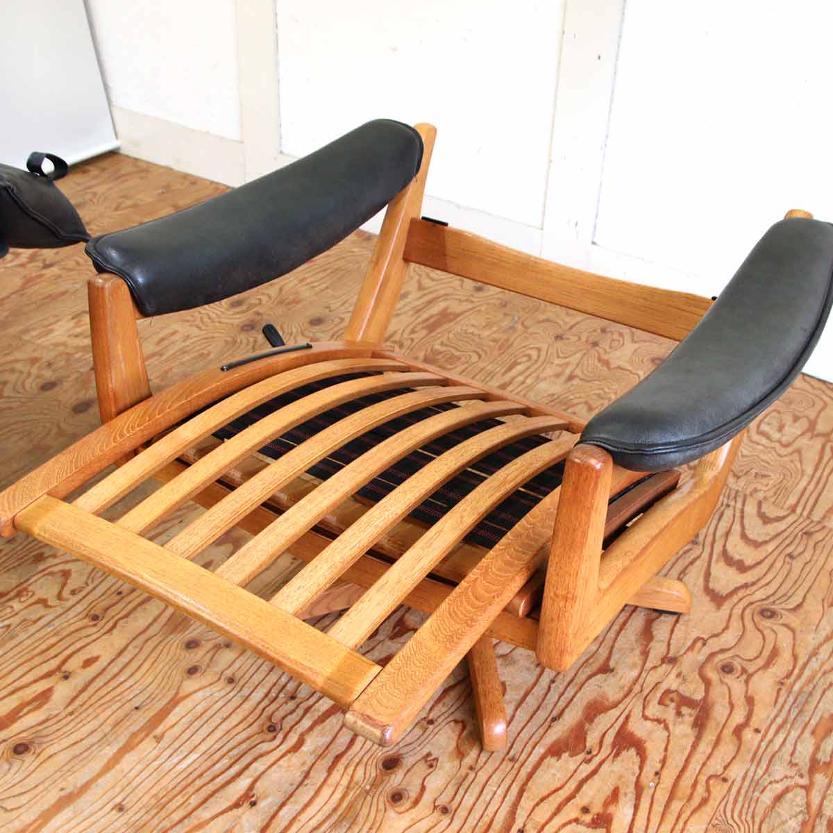 リードモブラー / LIED MOBLER リクライニングチェア &オットマン 本革張り 北欧 中古