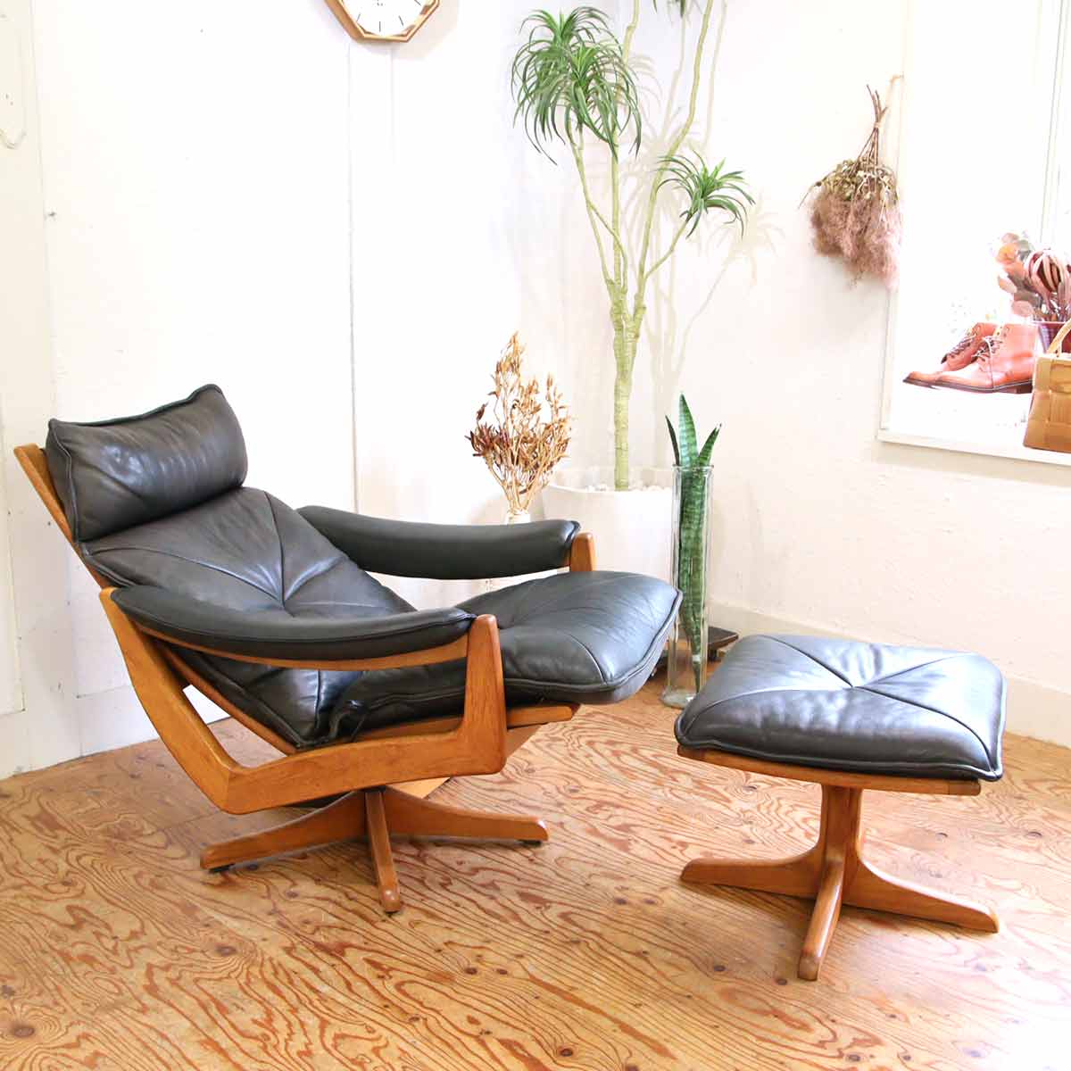 リードモブラー / LIED MOBLER リクライニングチェア &オットマン 本革張り 北欧 中古