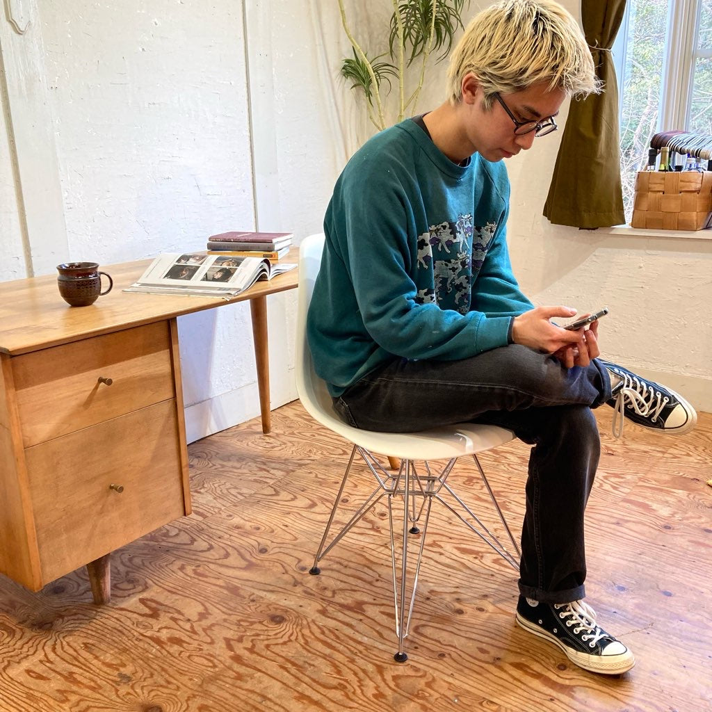 ハーマンミラー / Herman Miller ヴィトラ / Vitra サイドシェルチェア ホワイト エッフェルベース チャールズ&レイ・イームズ 中古