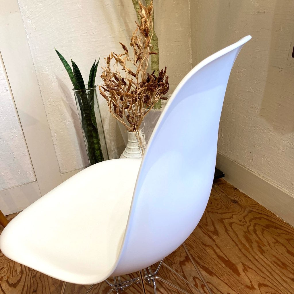 ハーマンミラー / Herman Miller ヴィトラ / Vitra サイドシェルチェア ホワイト エッフェルベース チャールズ&レイ・イームズ 中古