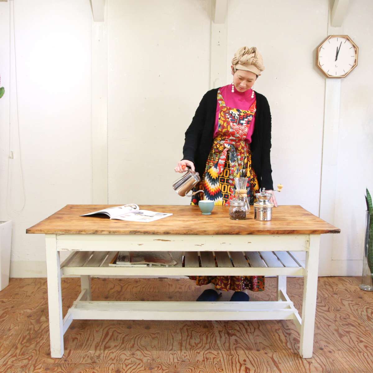 古いシャビーなワークデスク 作業台 ダイニングテーブル 無垢材  アンティーク
