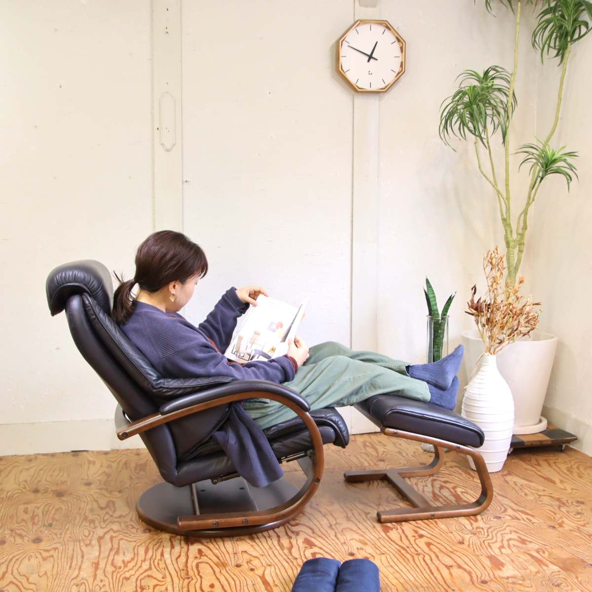 <i>動画</i>冨士ファニチア / FUJI FANITURE リクライニングチェア オットマン 中古