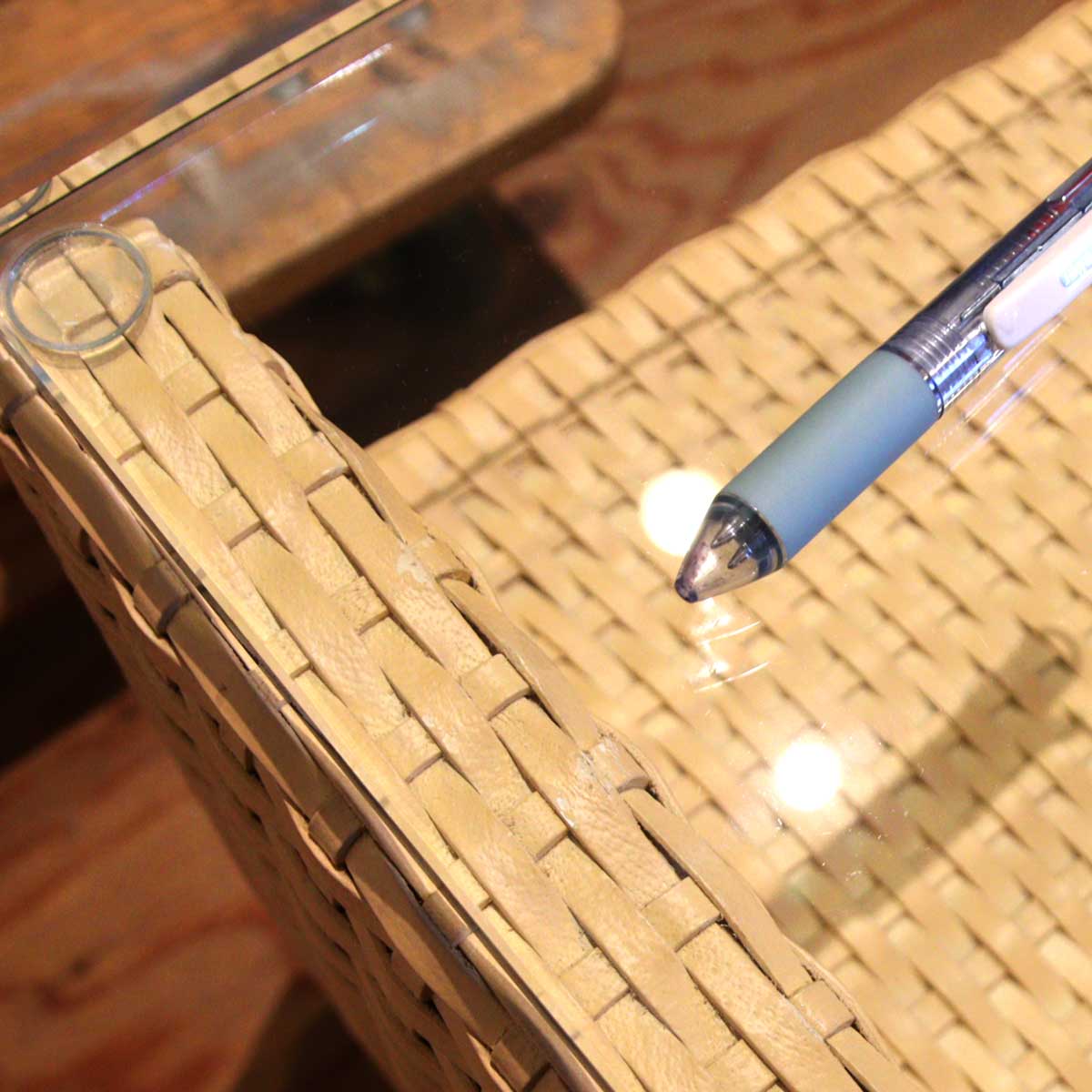 アルフレックス / arflex ホリデイズ ガラスローテーブル 水牛本革 中古