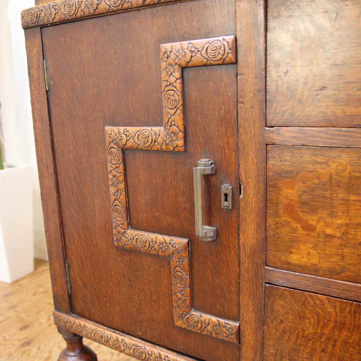 英国アンティーク ミラー付き バッフェ キャビネット エレガント