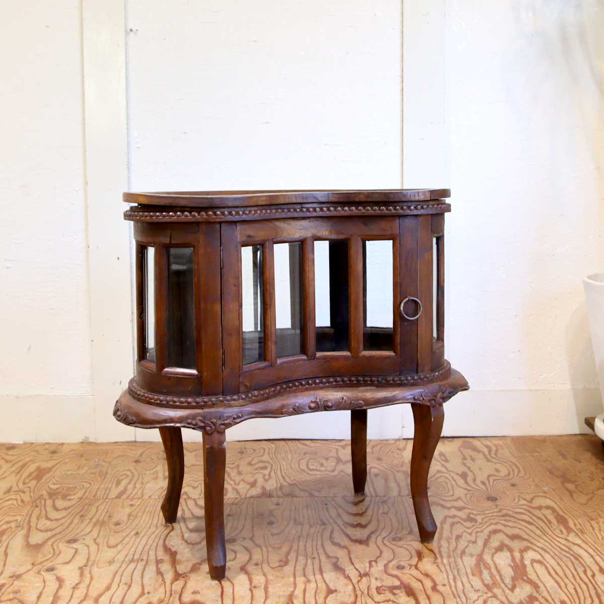 チーク材 飾り棚 クラシックなショーケース アジアン調 アンティーク調 中古