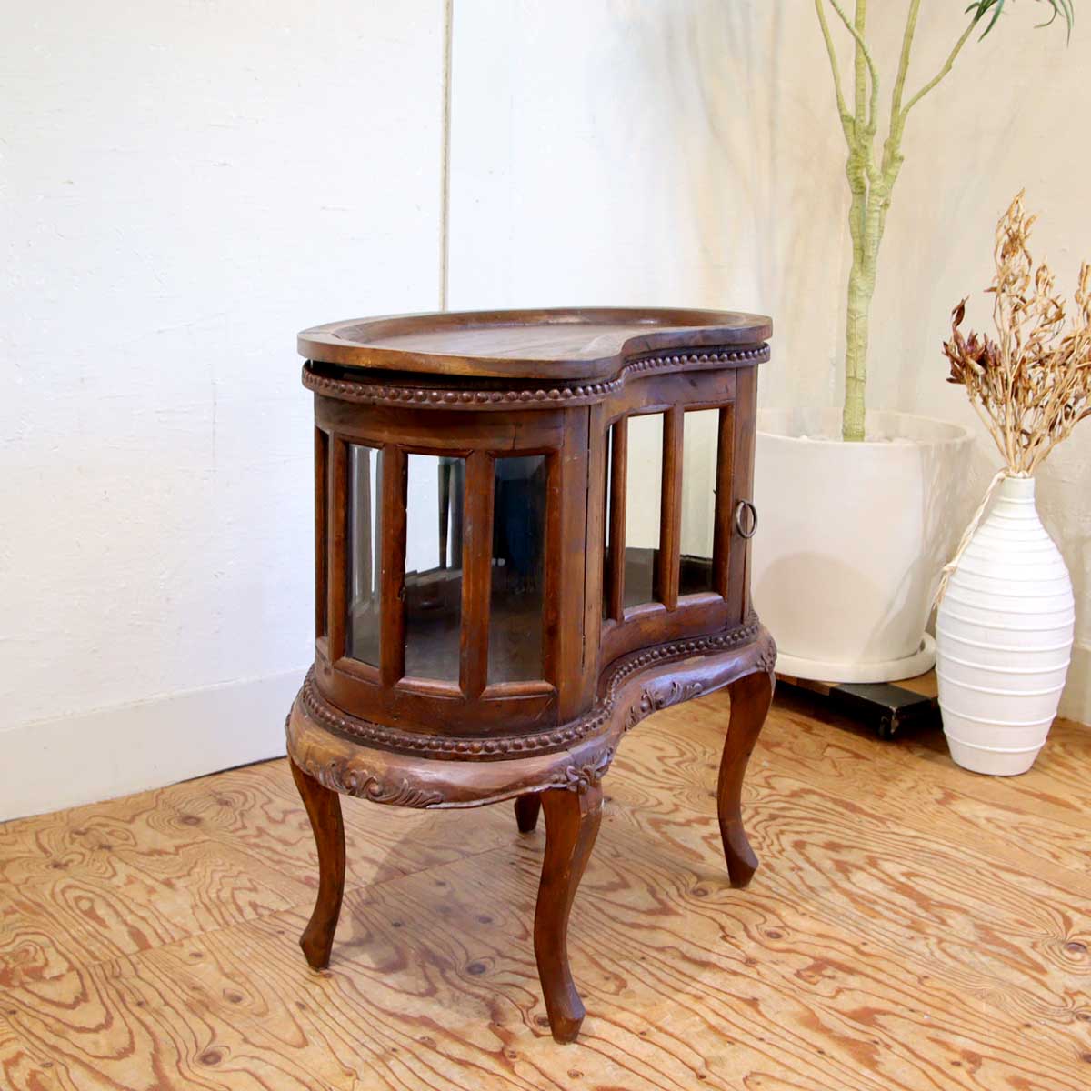 チーク材 飾り棚 クラシックなショーケース アジアン調 アンティーク調 中古