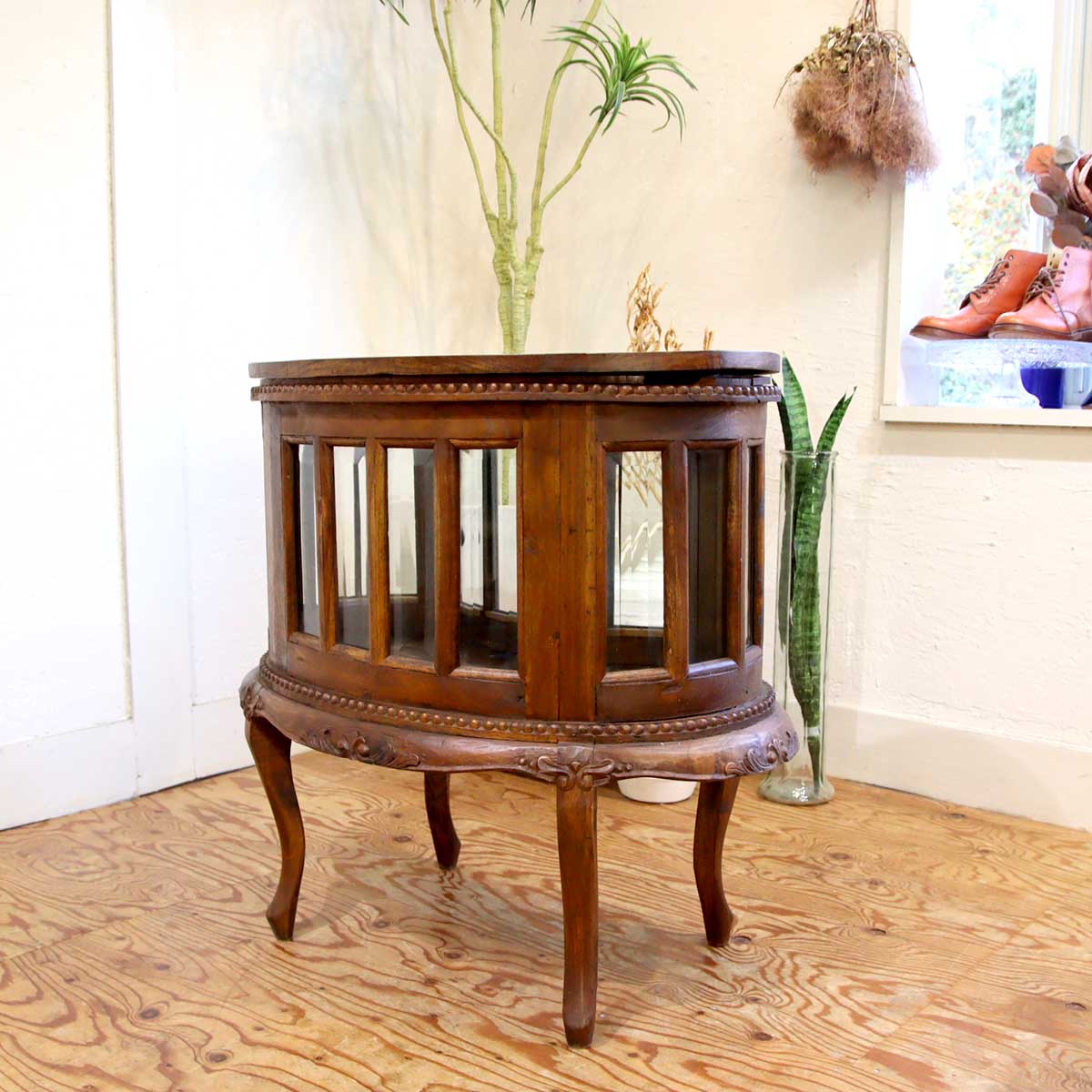 チーク材 飾り棚 クラシックなショーケース アジアン調 アンティーク調 中古