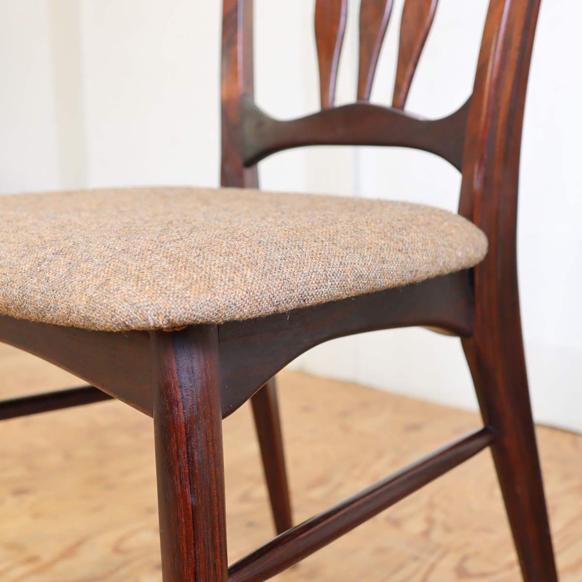 コフォード・ホーンスレット / Koefoed Hornslet イングリッド チェア ローズウッド 【3】 ヴィンテージ