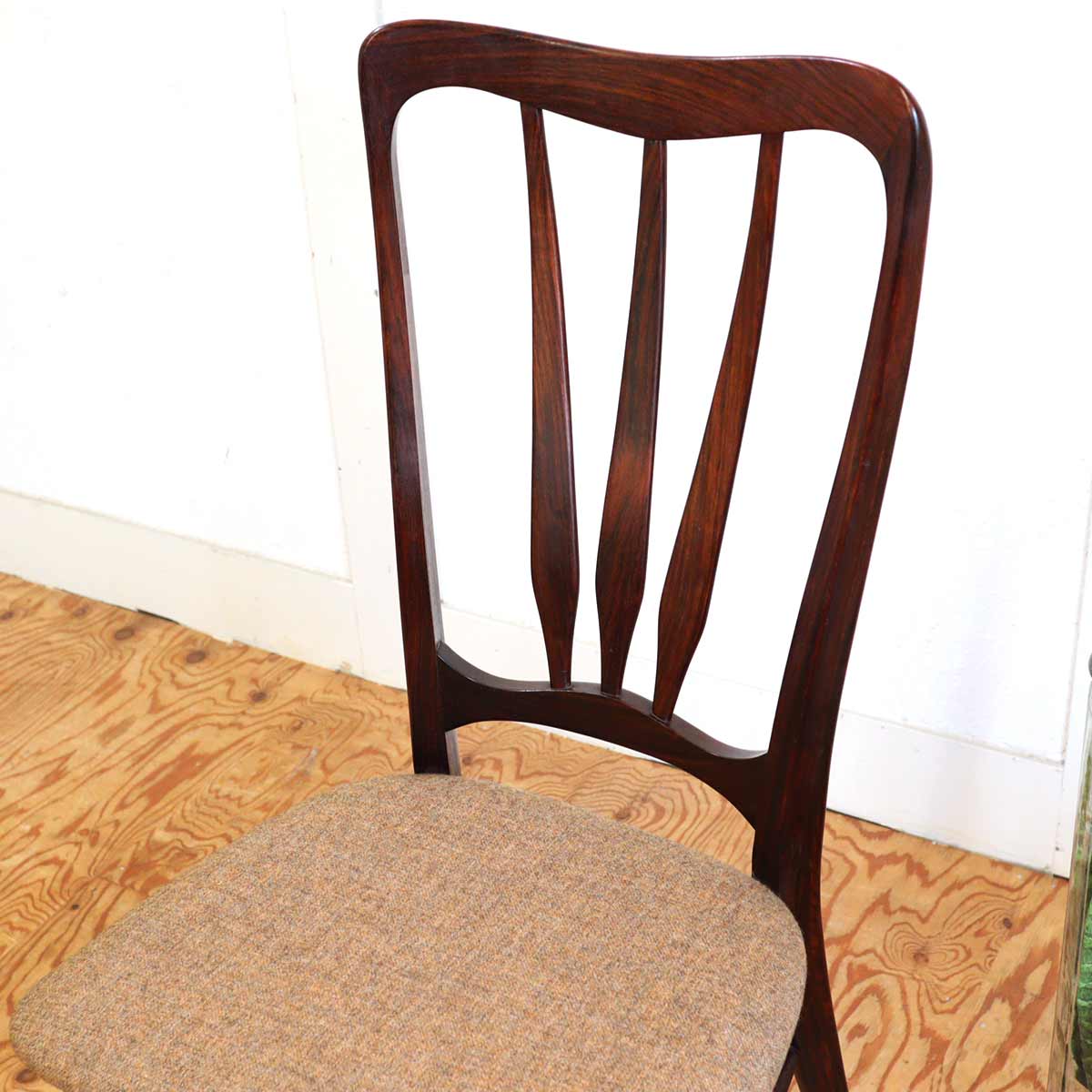 コフォード・ホーンスレット / Koefoed Hornslet イングリッド チェア ローズウッド 【5】 ヴィンテージ
