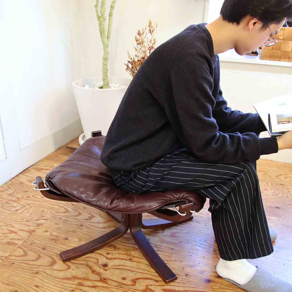 バットネ / Vatne ファルコンチェア オットマン 本革張り 北欧ノルウェー 中古