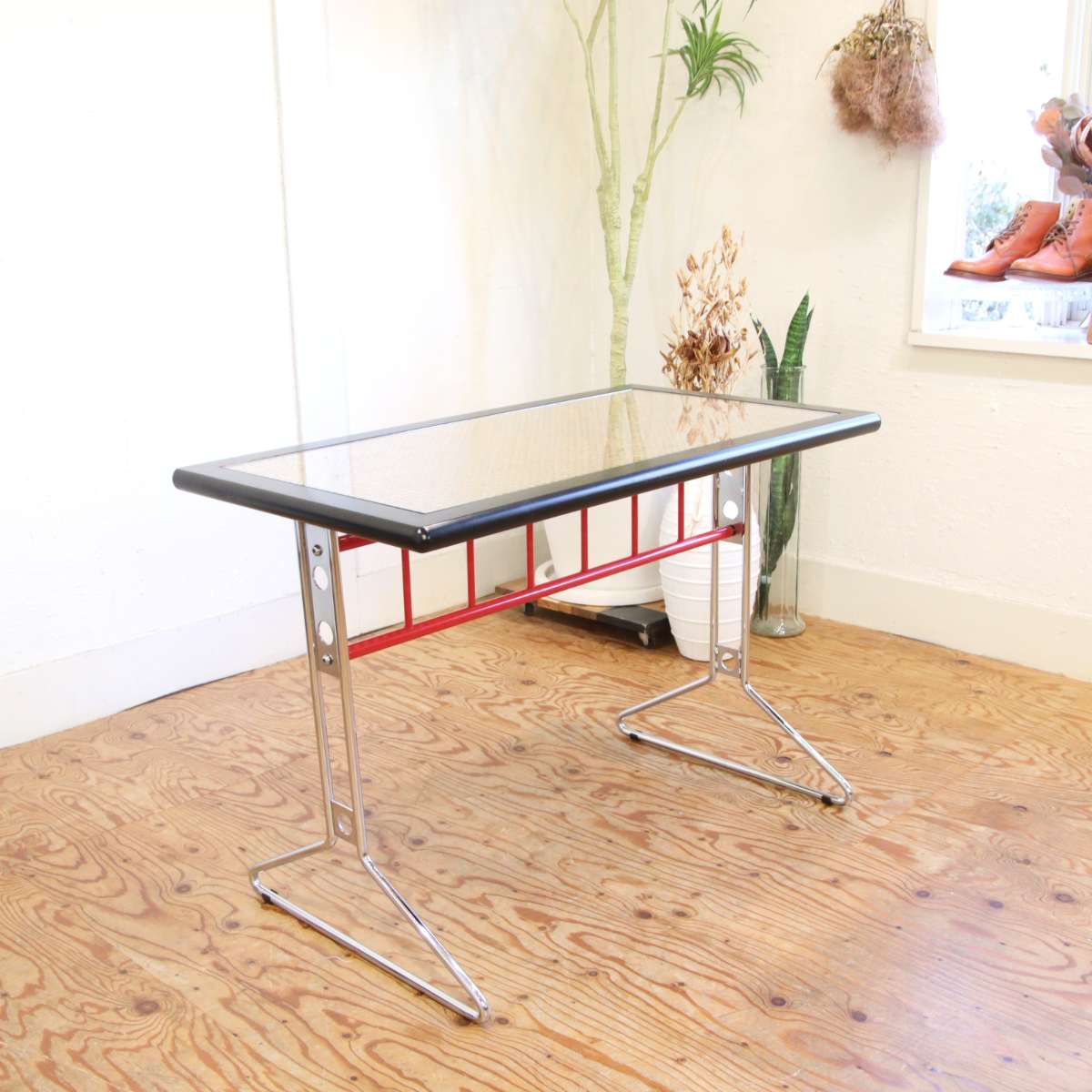 籐張り ガラステーブル ポストモダンなカフェテーブル ラタン 中古