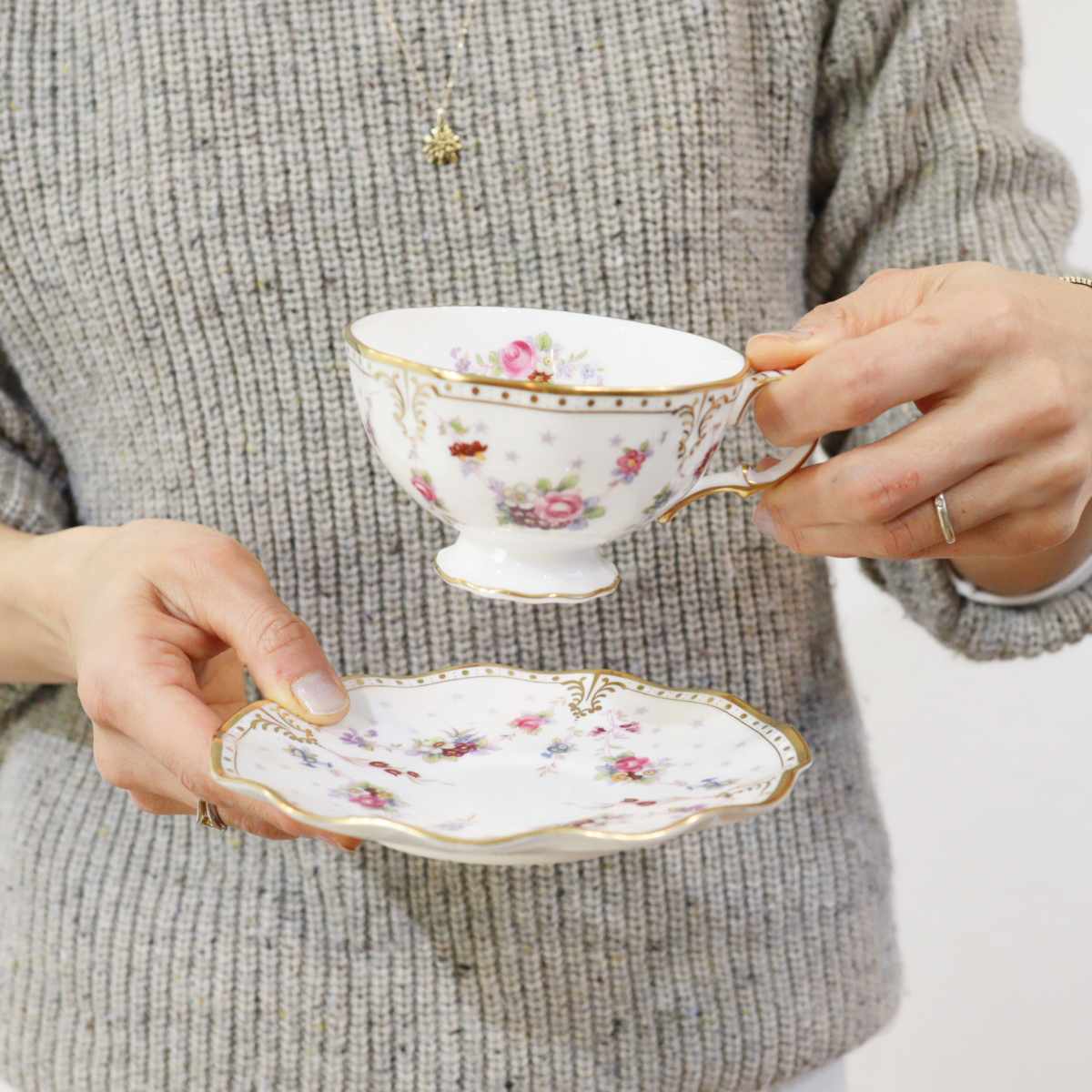 ロイヤルクラウンダービー ロイヤルアントワネット ティーカップ&ソーサー アンティーク