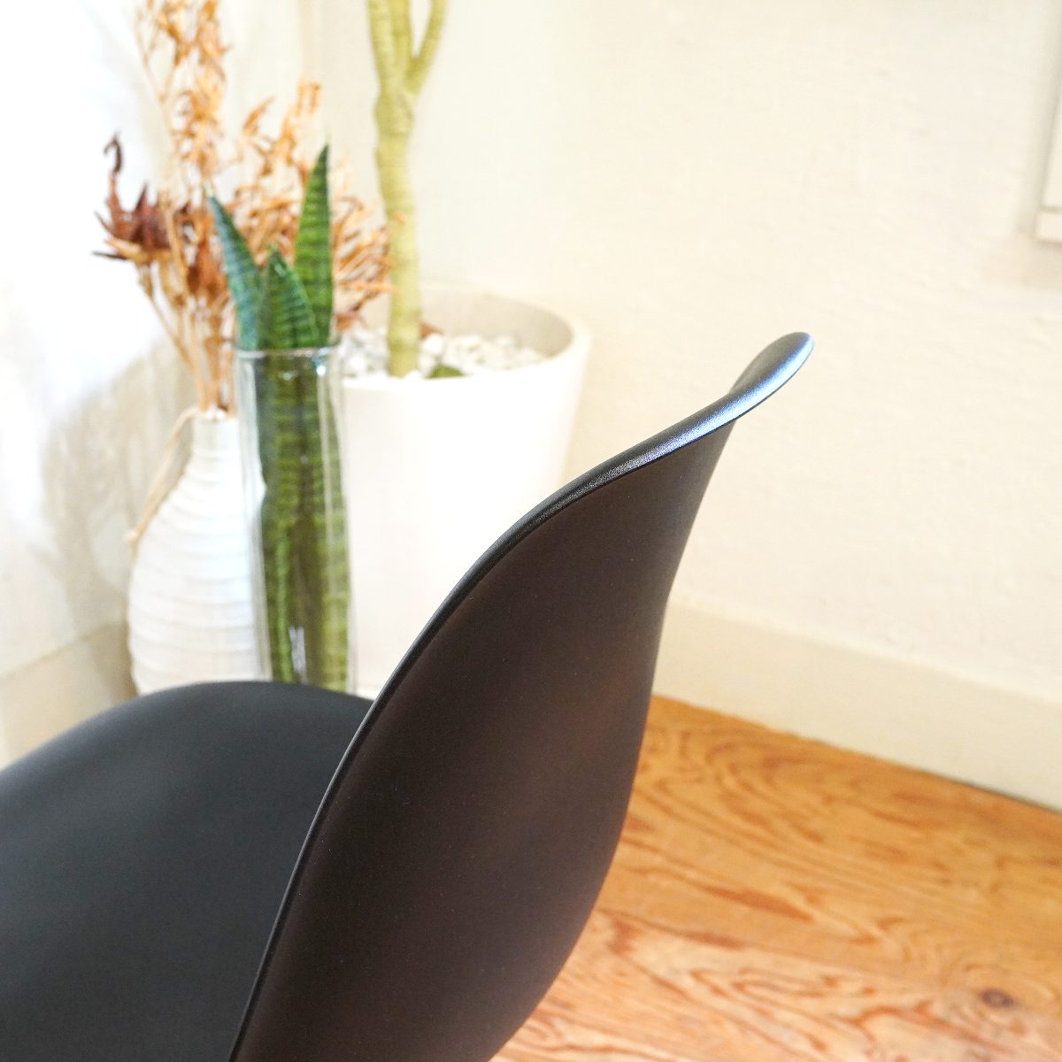 ハーマンミラー / Herman Miller サイドシェルチェア ブラック チャールズ&レイ・イームズ エッフェルベース 中古