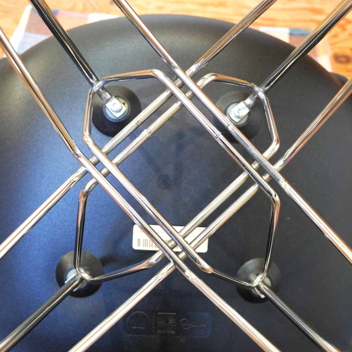 ハーマンミラー / Herman Miller サイドシェルチェア ブラック チャールズ&レイ・イームズ エッフェルベース 中古