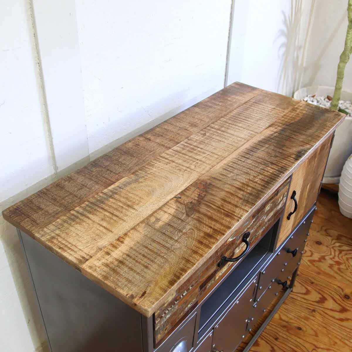 カレ / KARE メブサオショート キャビネット インダストリアル ヴィンテージ風 中古