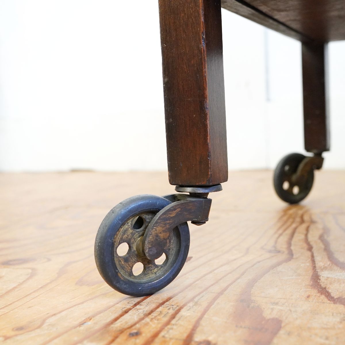 クラシカルワゴン ショーケース サイドボード アンティーク