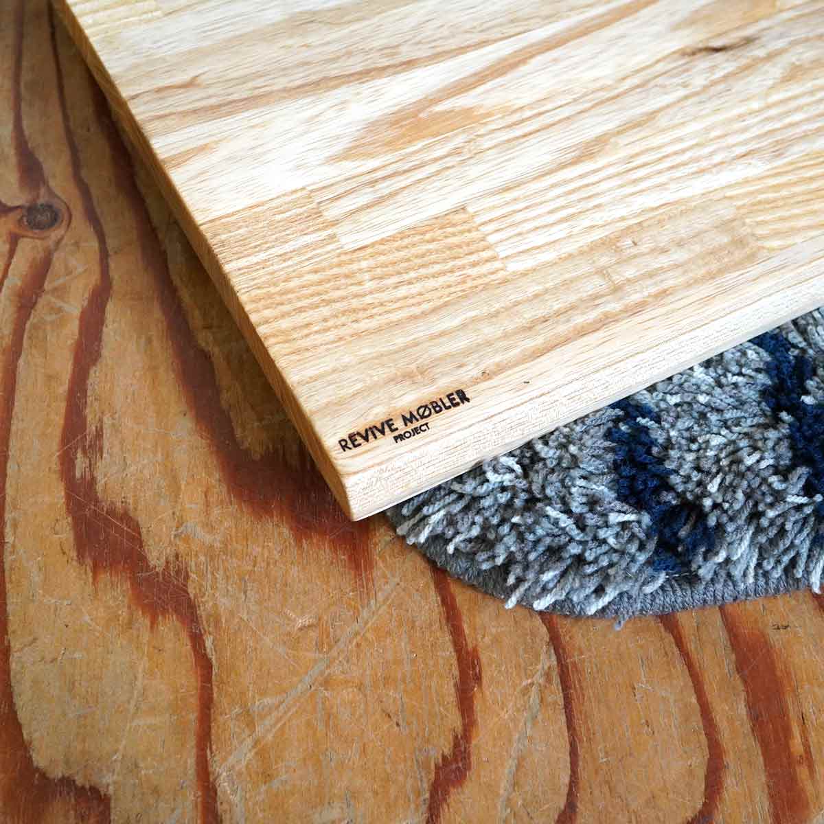 リバイブモブラープロジェクト 不要になった古い家具の木材から作ったコーヒーテーブル サイドテーブル M 【2】 ウォールナット 地球にいちばんやさしい家具 SDGs <i>動画あり</i>